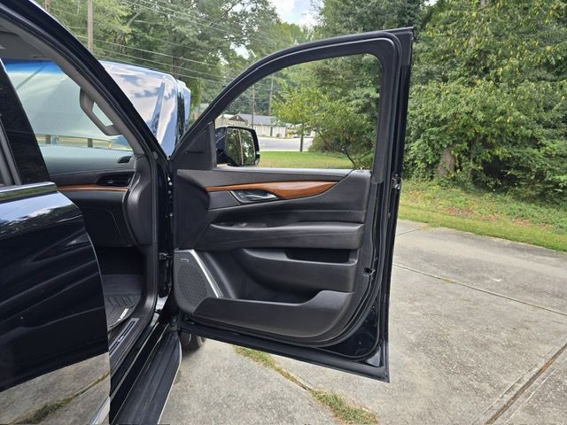 2019 Cadillac Escalade Image 11