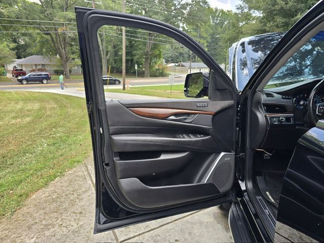 2019 Cadillac Escalade Image 12