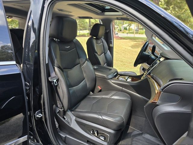 2019 Cadillac Escalade Image 16
