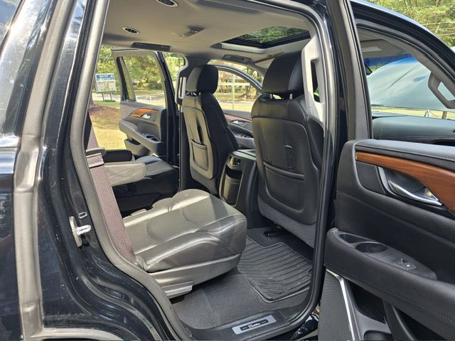 2019 Cadillac Escalade Image 17