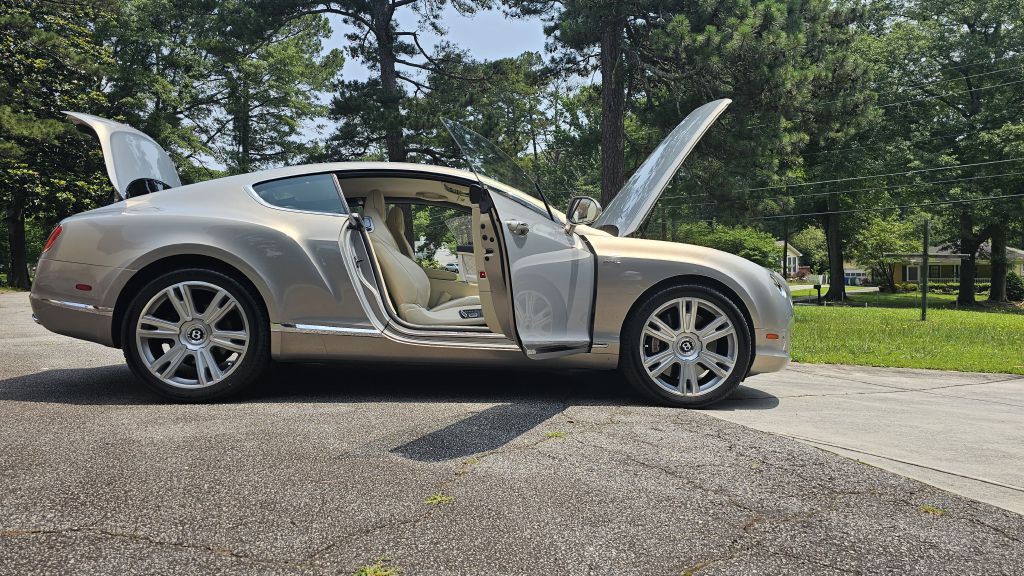 2015 Bentley Continental Image 1