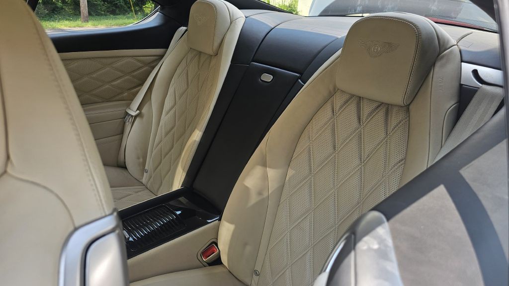 2015 Bentley Continental Image 11