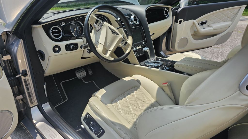 2015 Bentley Continental Image 12