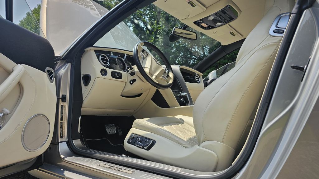 2015 Bentley Continental Image 14