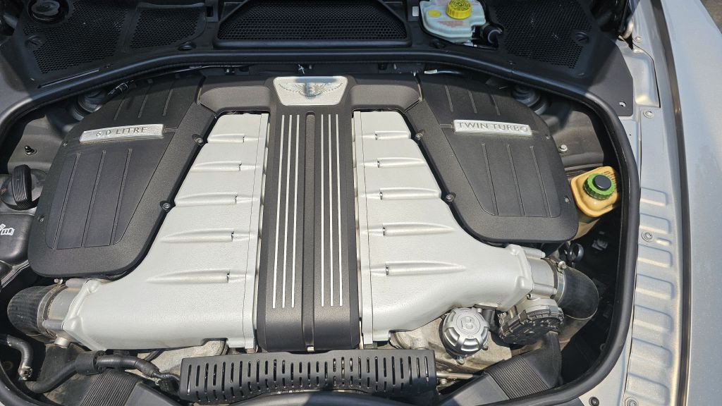 2015 Bentley Continental Image 18