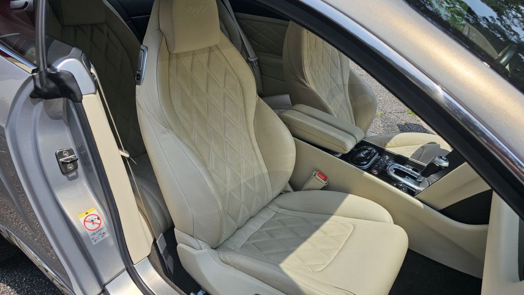 2015 Bentley Continental Image 20