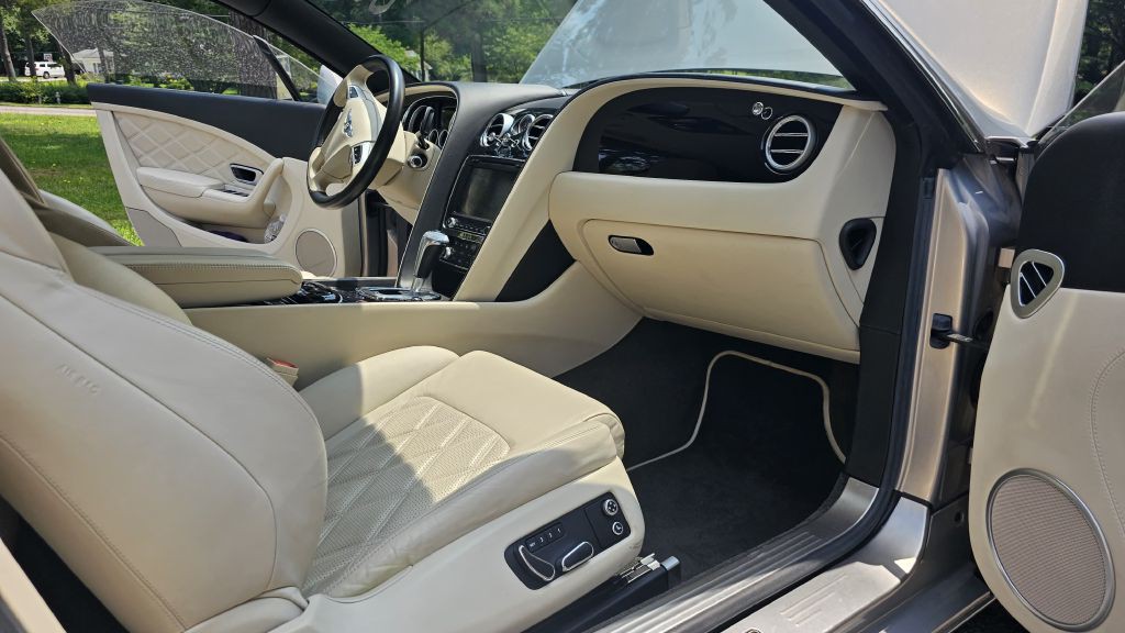 2015 Bentley Continental Image 22