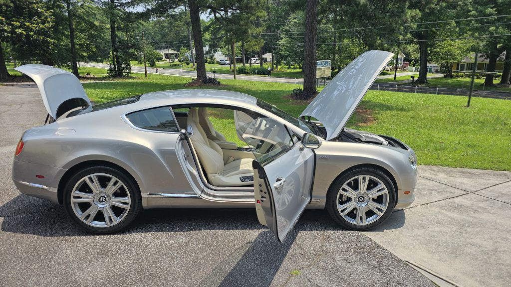 2015 Bentley Continental Image 23