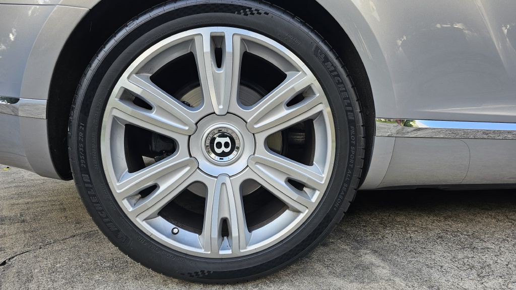 2015 Bentley Continental Image 60