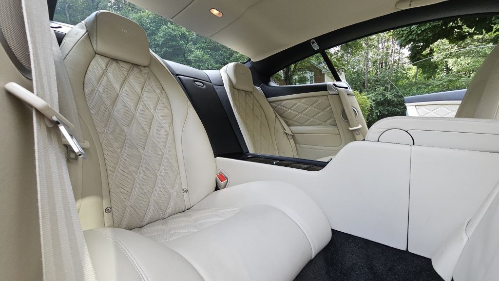 2015 Bentley Continental Image 68