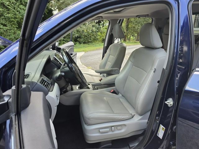 2019 Honda Ridgeline Image 6