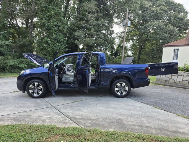 2019 Honda Ridgeline Image 16