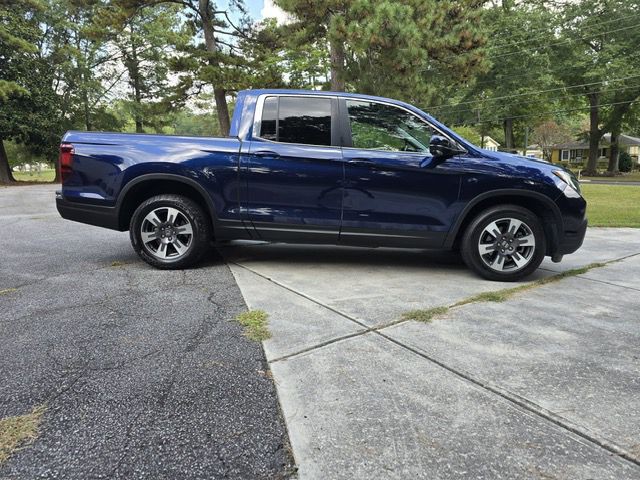 2019 Honda Ridgeline Image 17