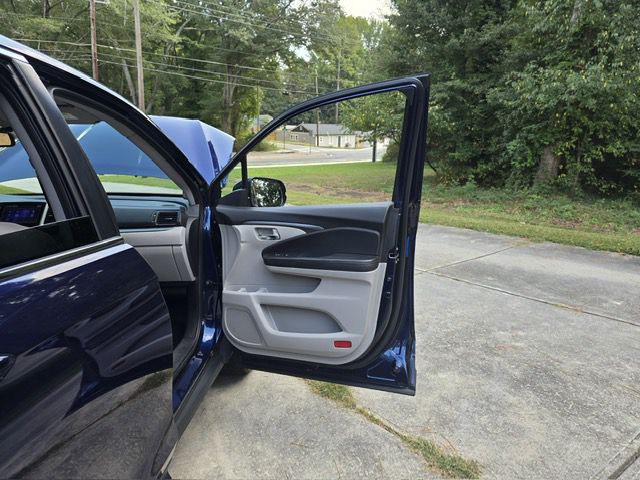 2019 Honda Ridgeline Image 30