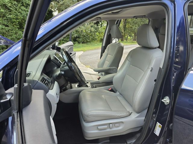 2019 Honda Ridgeline Image 41