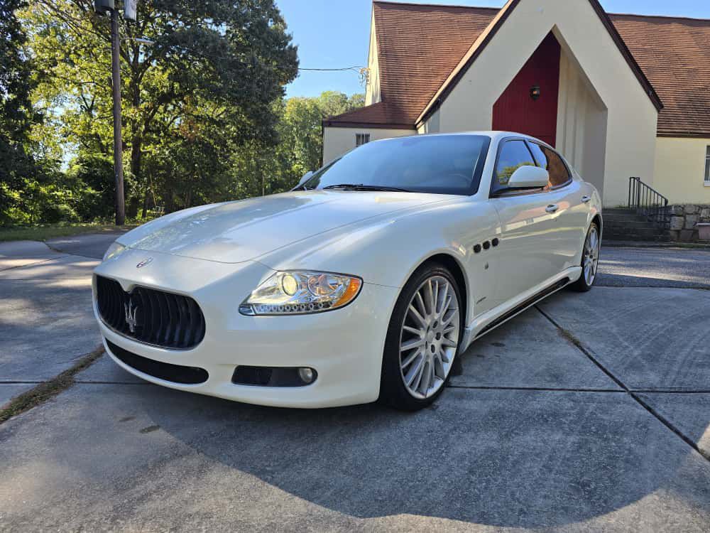 2011 Maserati Quattroporte Image 1