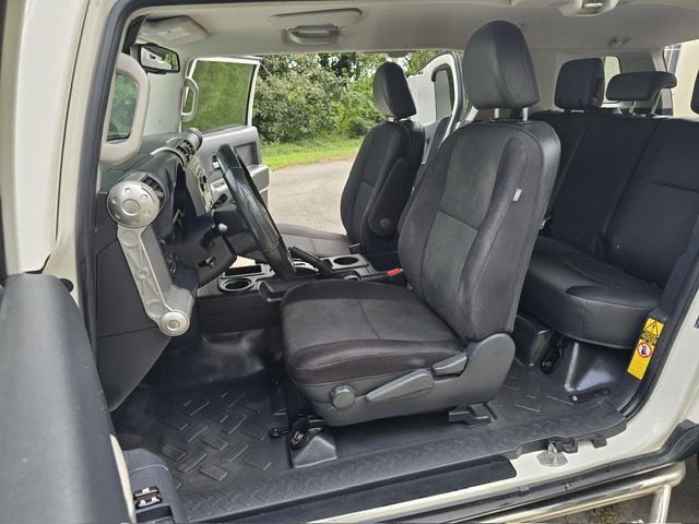 2014 Toyota FJ Cruiser Image 7