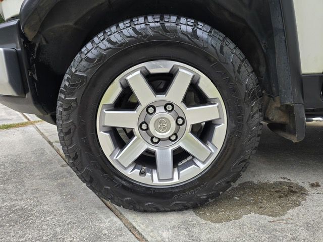 2014 Toyota FJ Cruiser Image 10
