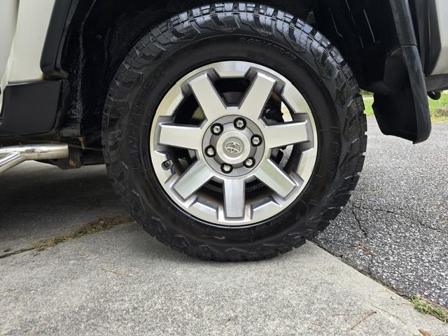 2014 Toyota FJ Cruiser Image 11