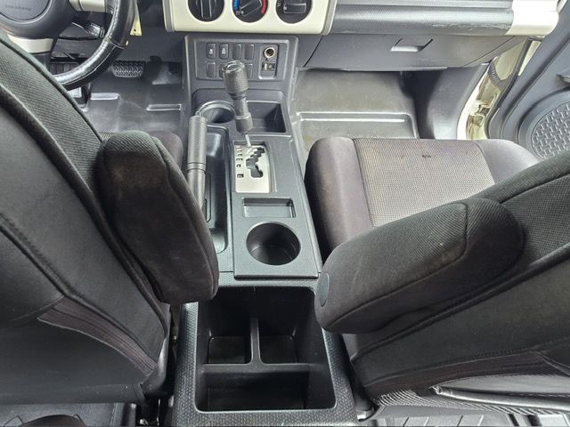 2014 Toyota FJ Cruiser Image 21