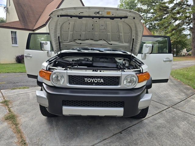 2014 Toyota FJ Cruiser Image 34