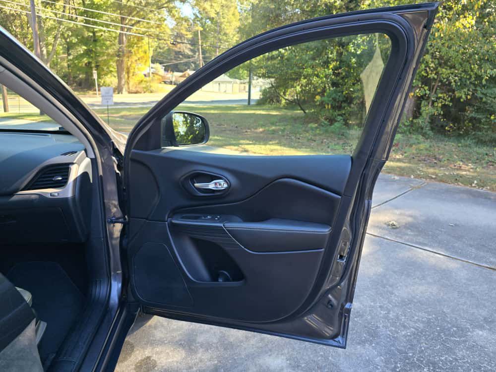 2016 Jeep Cherokee Image 14