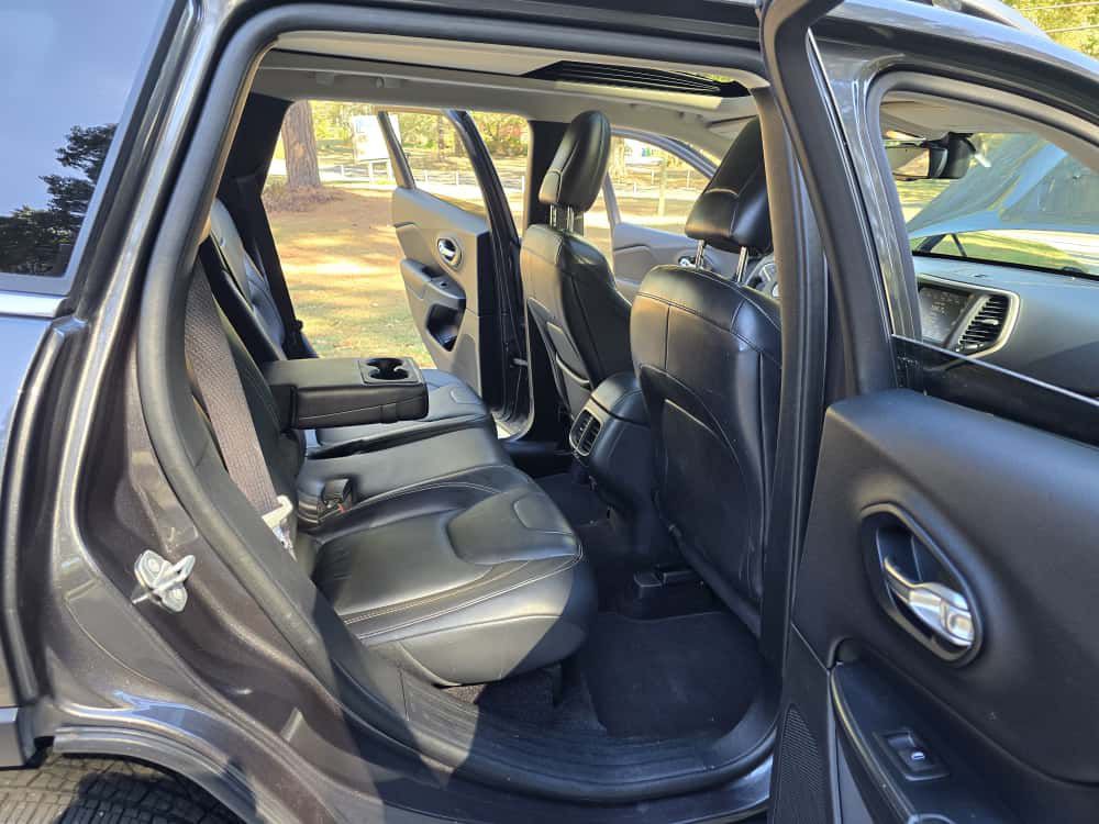 2016 Jeep Cherokee Image 25