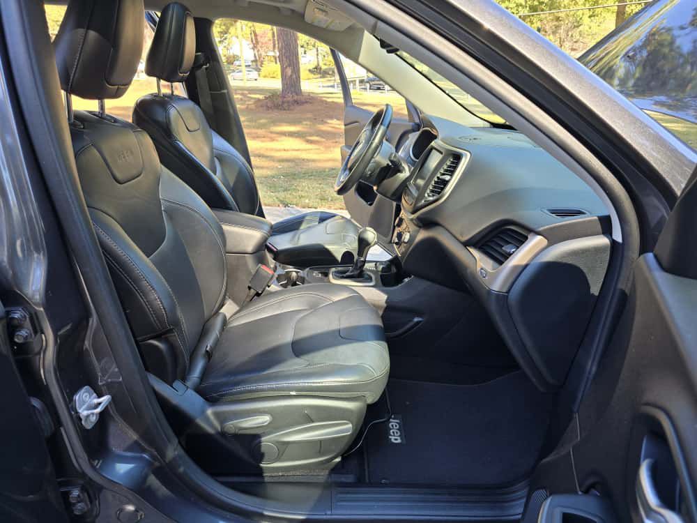 2016 Jeep Cherokee Image 28