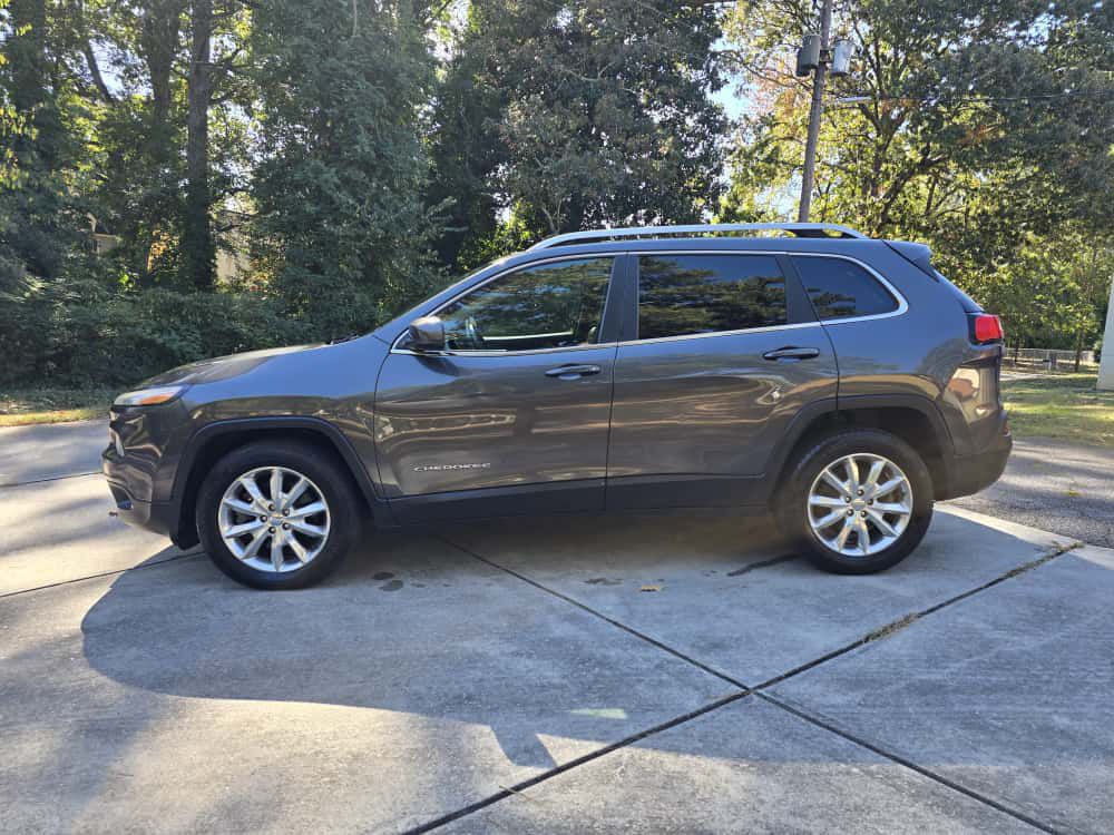 2016 Jeep Cherokee Image 43
