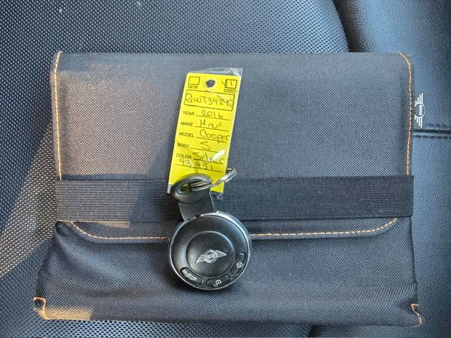 2016 MINI Cooper Image 9