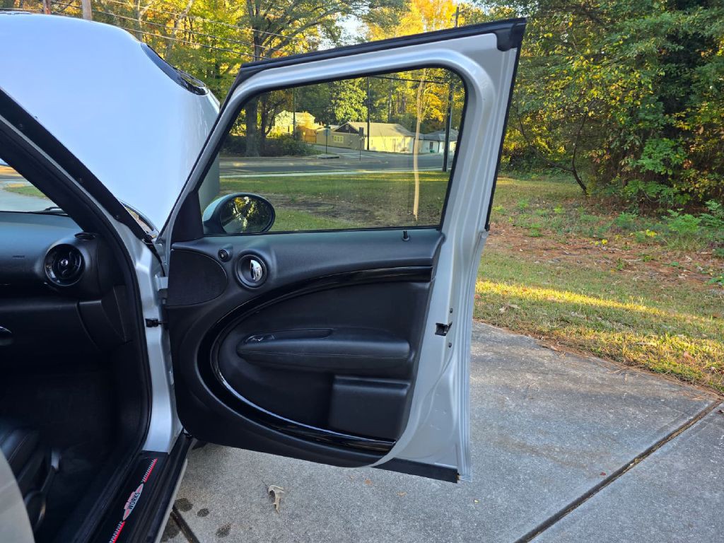 2016 MINI Cooper Image 15