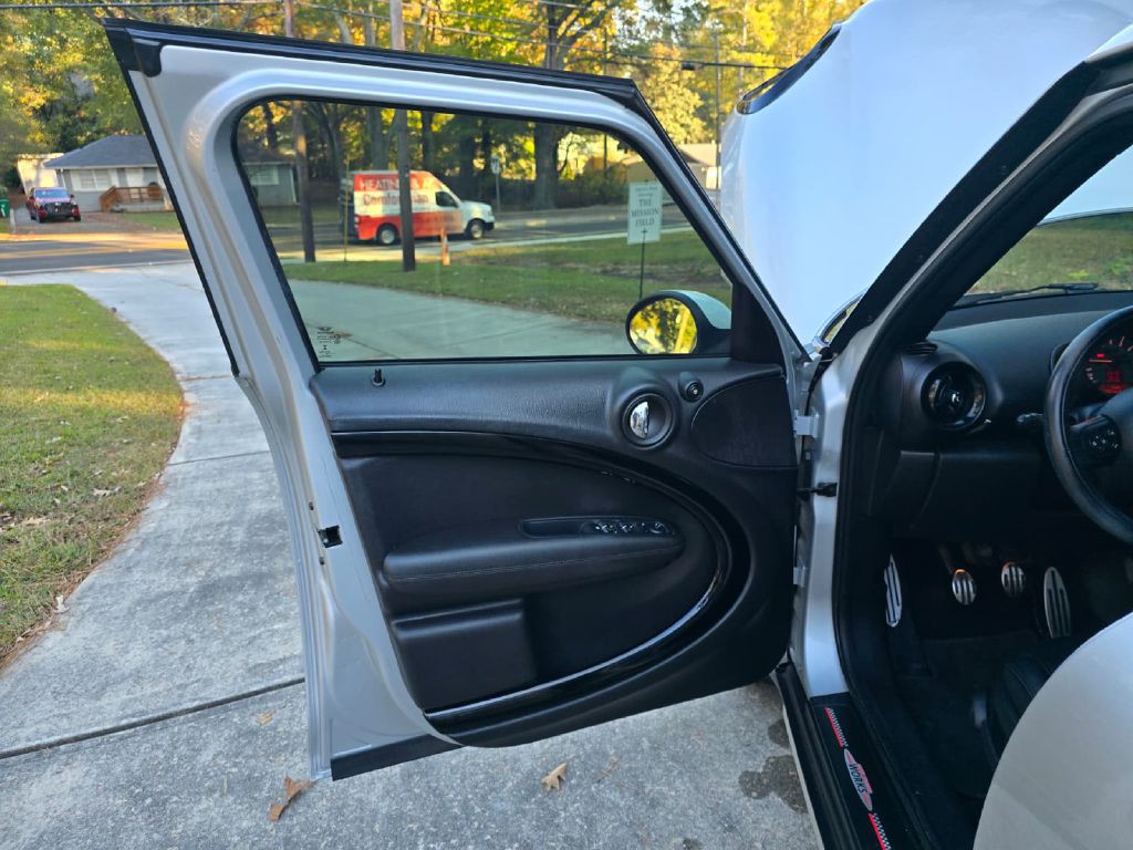2016 MINI Cooper Image 17