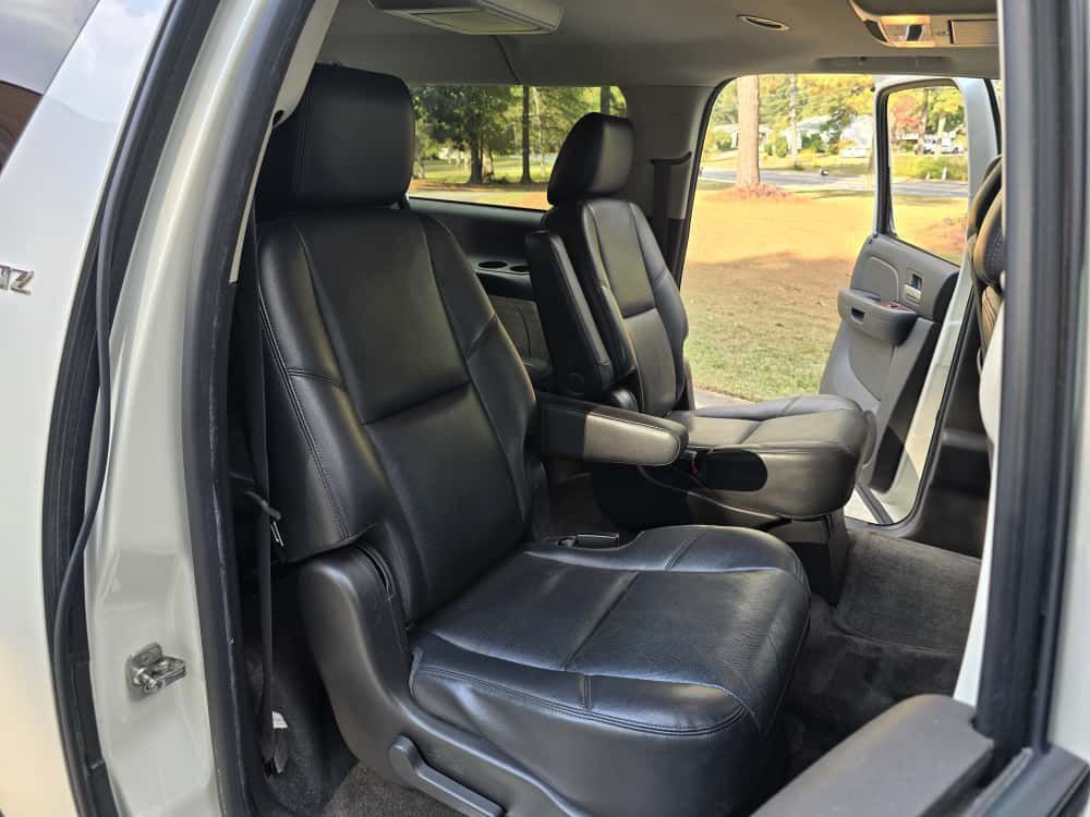 2014 Chevrolet Suburban Image 6