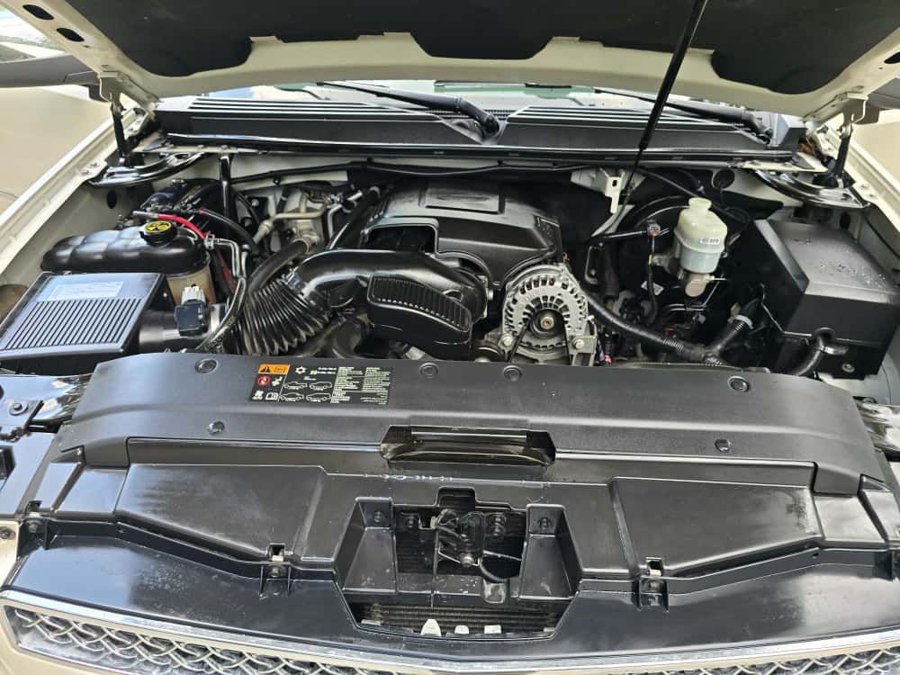 2014 Chevrolet Suburban Image 10