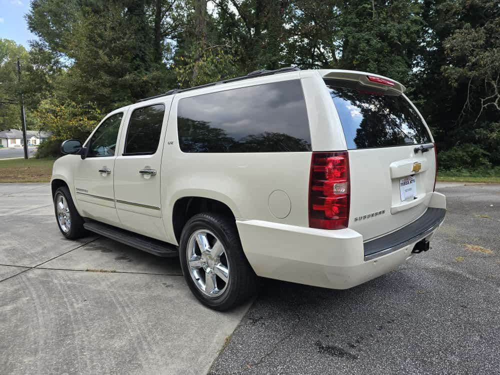 2014 Chevrolet Suburban Image 40