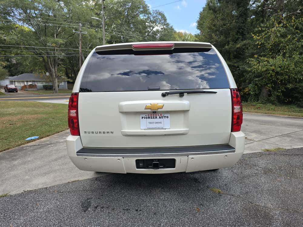 2014 Chevrolet Suburban Image 41