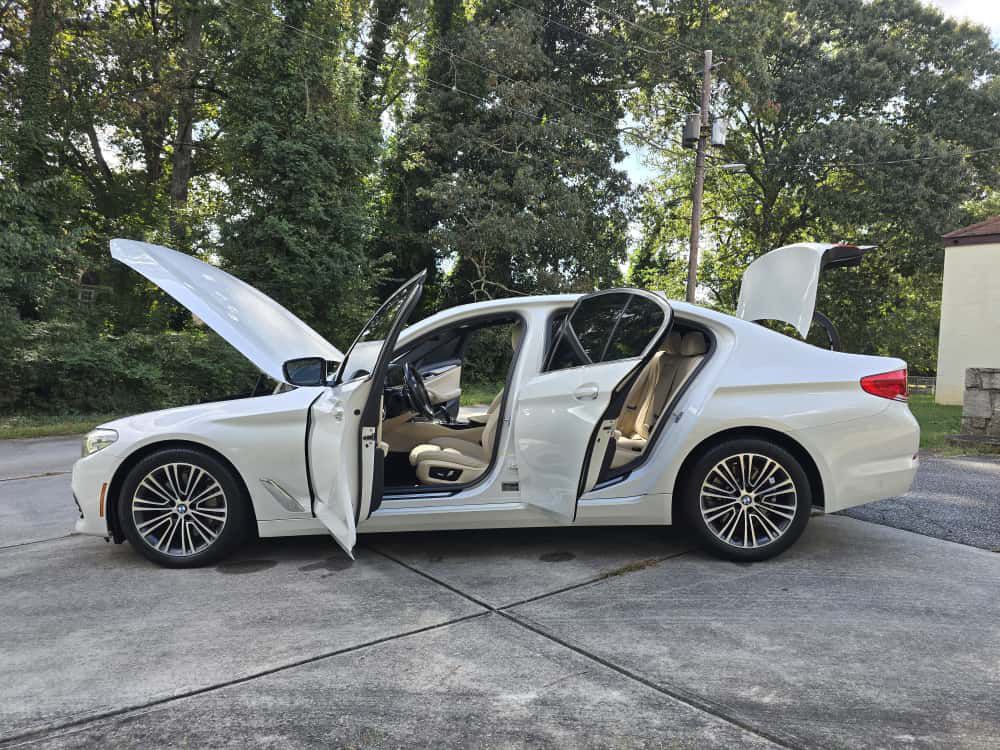 2019 BMW 5 Series Image 1