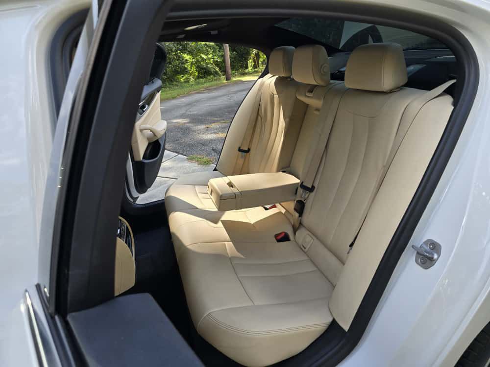 2019 BMW 5 Series Image 8