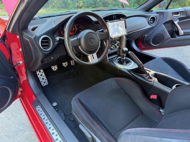 2013 Scion FR-S Image 8