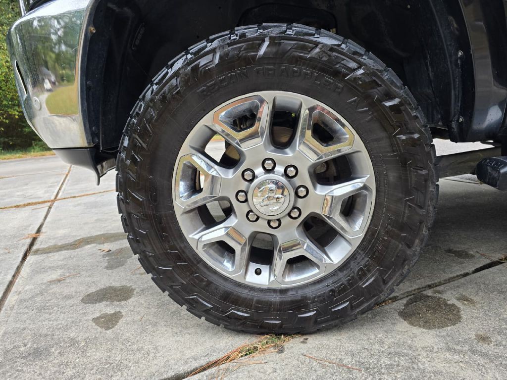 2017 RAM 2500 Image 9