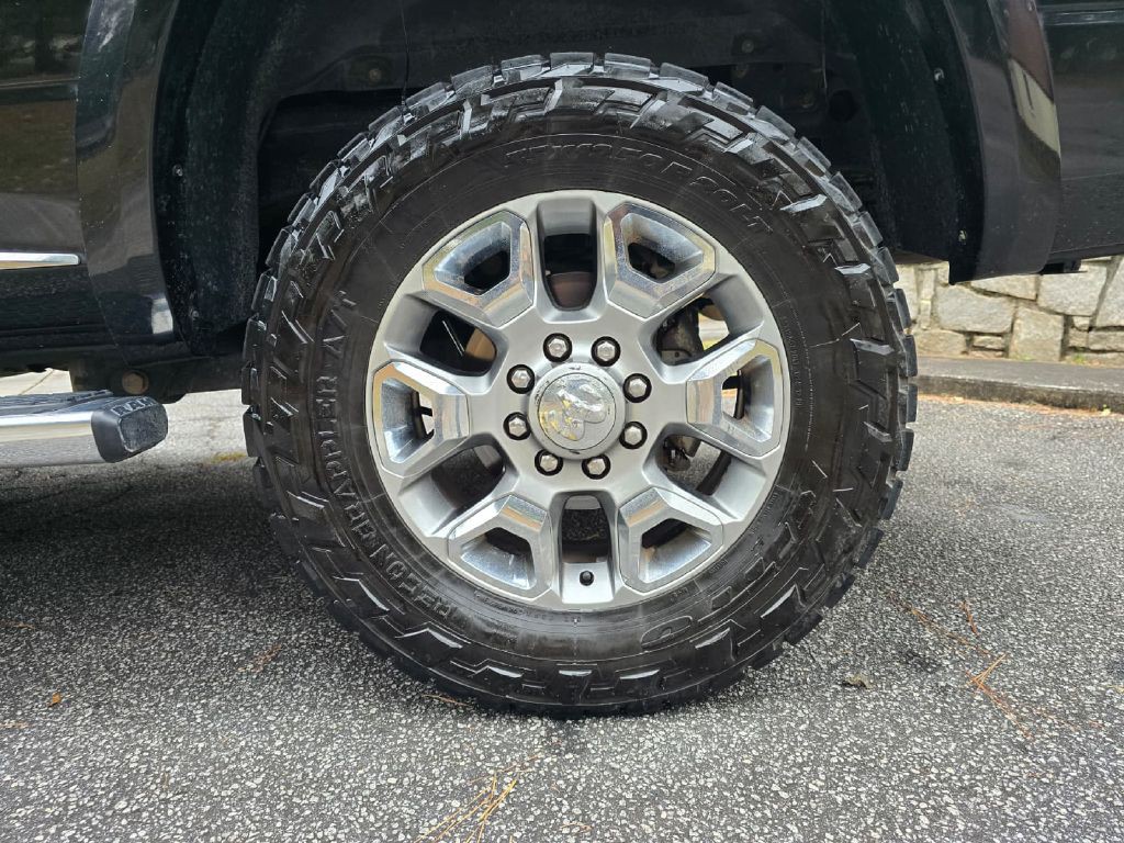 2017 RAM 2500 Image 12