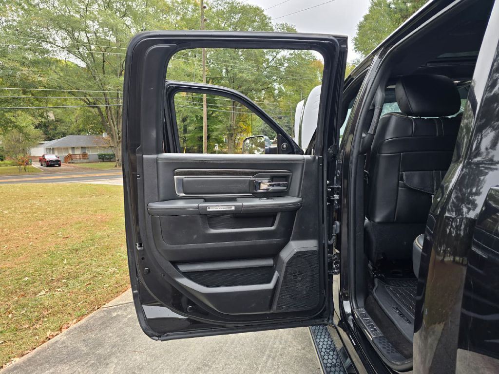 2017 RAM 2500 Image 16