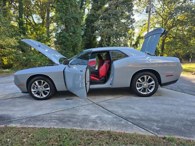 2021 Dodge Challenger Image 2