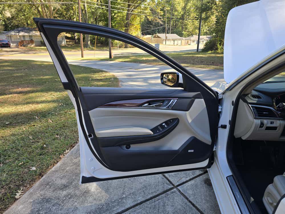 2017 Cadillac CTS Image 17