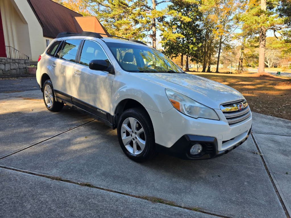 2014 Subaru Outback Image 2