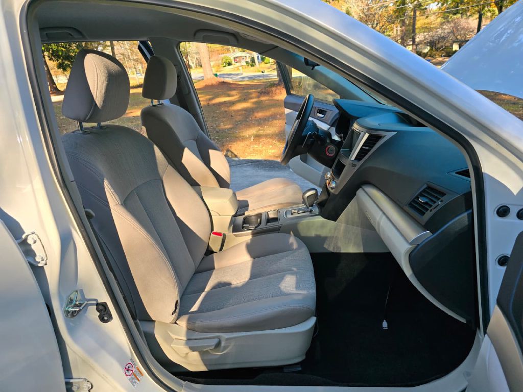 2014 Subaru Outback Image 6