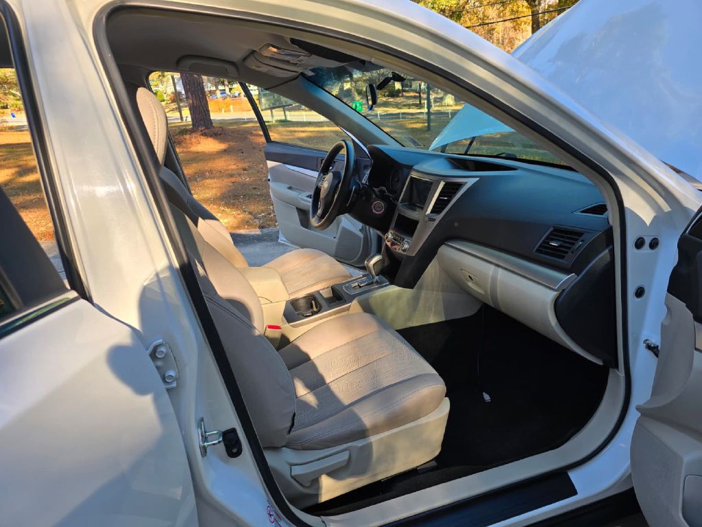 2014 Subaru Outback Image 11