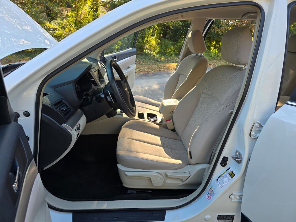 2014 Subaru Outback Image 13