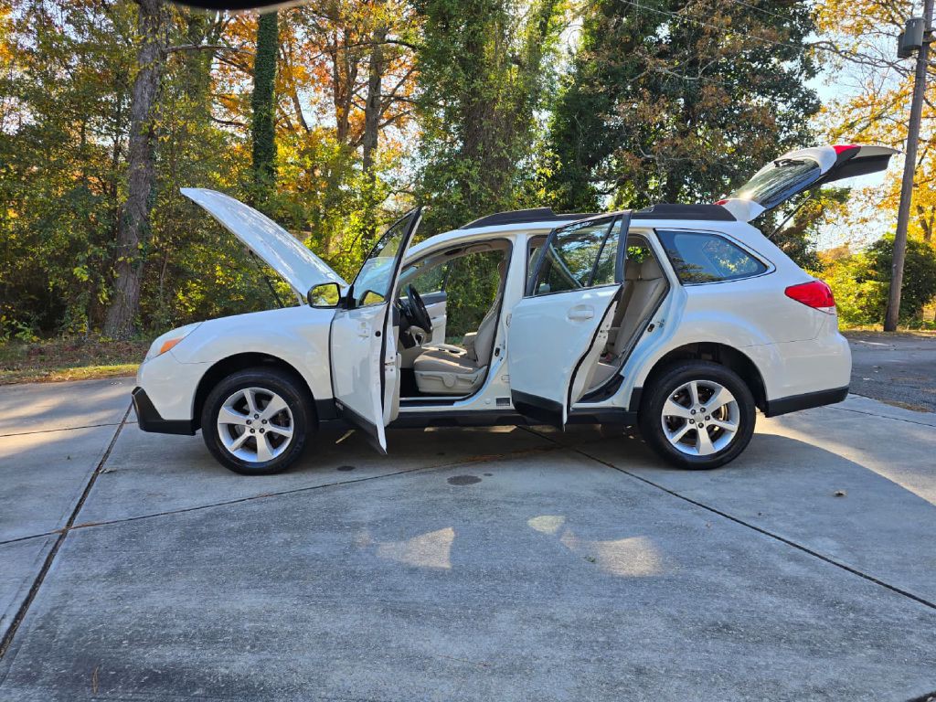 2014 Subaru Outback Image 21