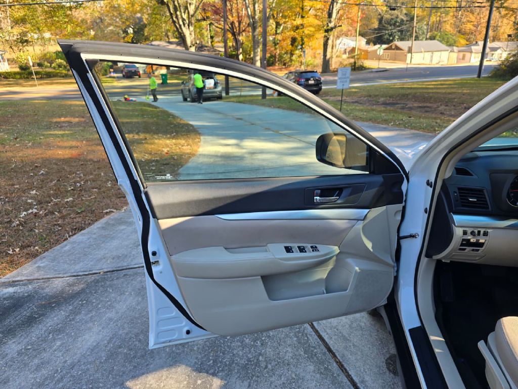 2014 Subaru Outback Image 30
